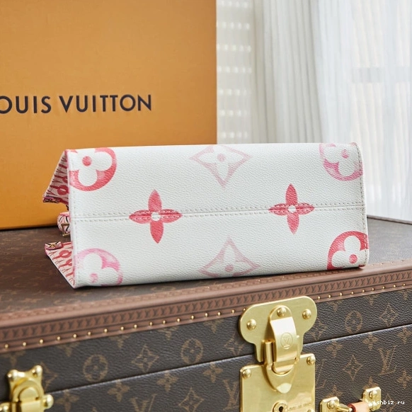 WIS PM VUITTON LOUIS ONTHEGO 0830